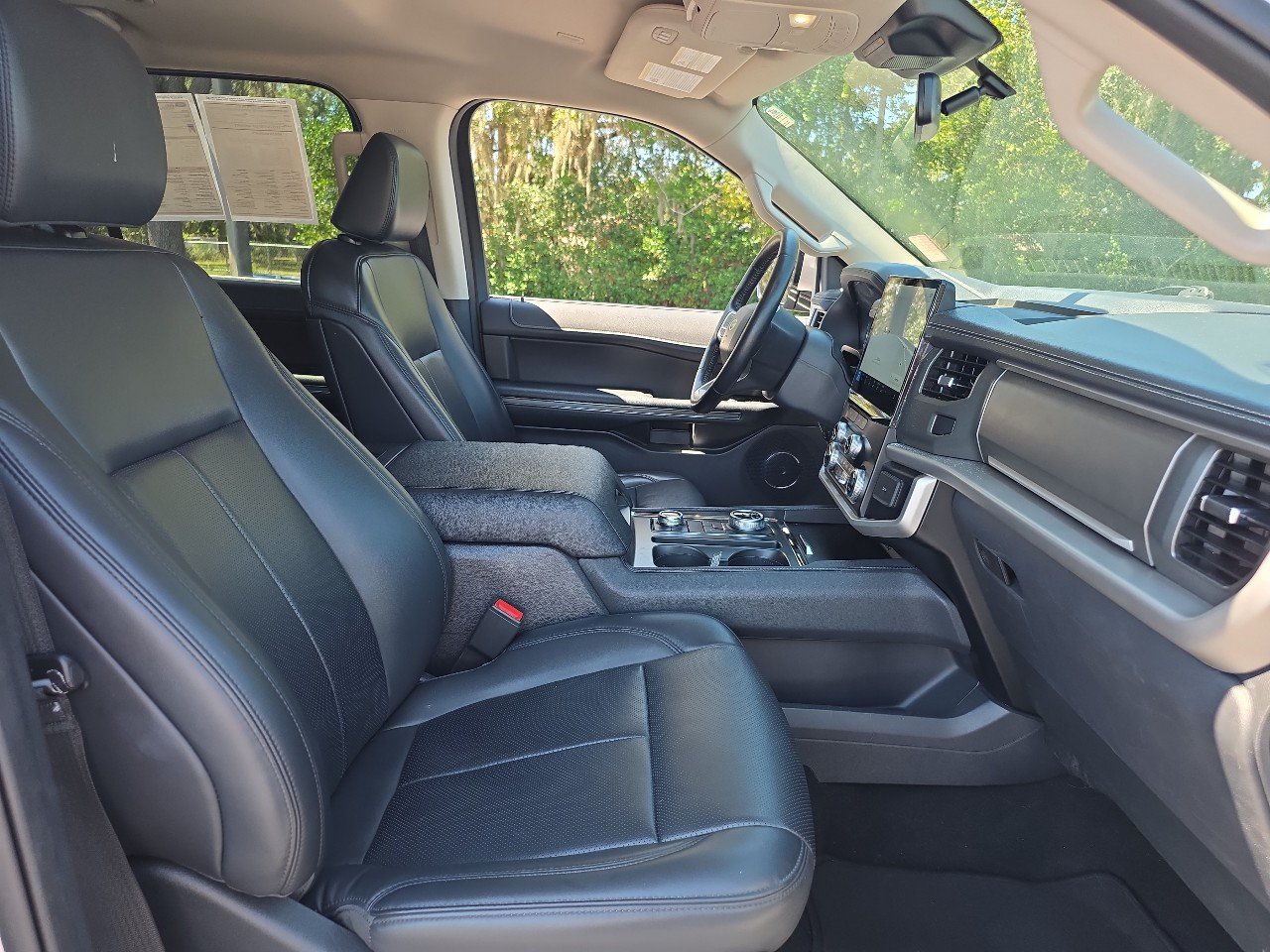 Used 2024 Ford Expedition XLT AWD/4WD image 15