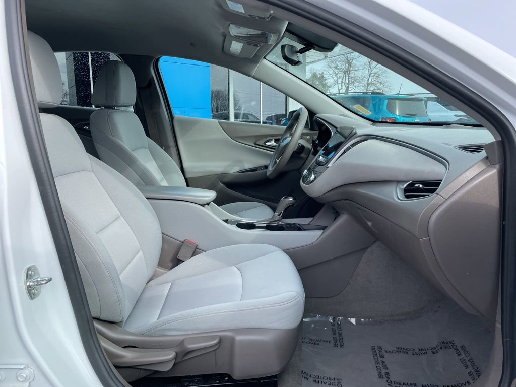 Used 2020 Chevrolet Malibu LS image 24
