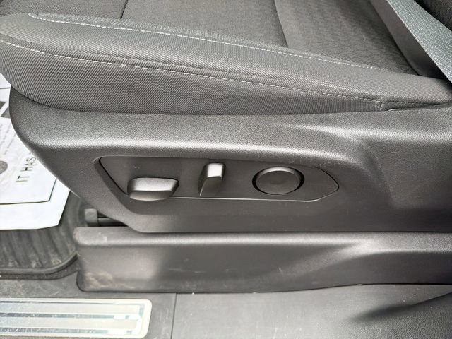 Used 2025 Chevrolet Silverado 1500 LT image 17