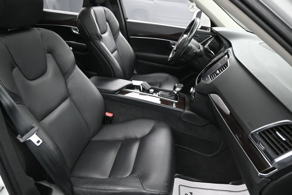 Used 2019 Volvo XC90 T6 Momentum AWD/4WD image 30