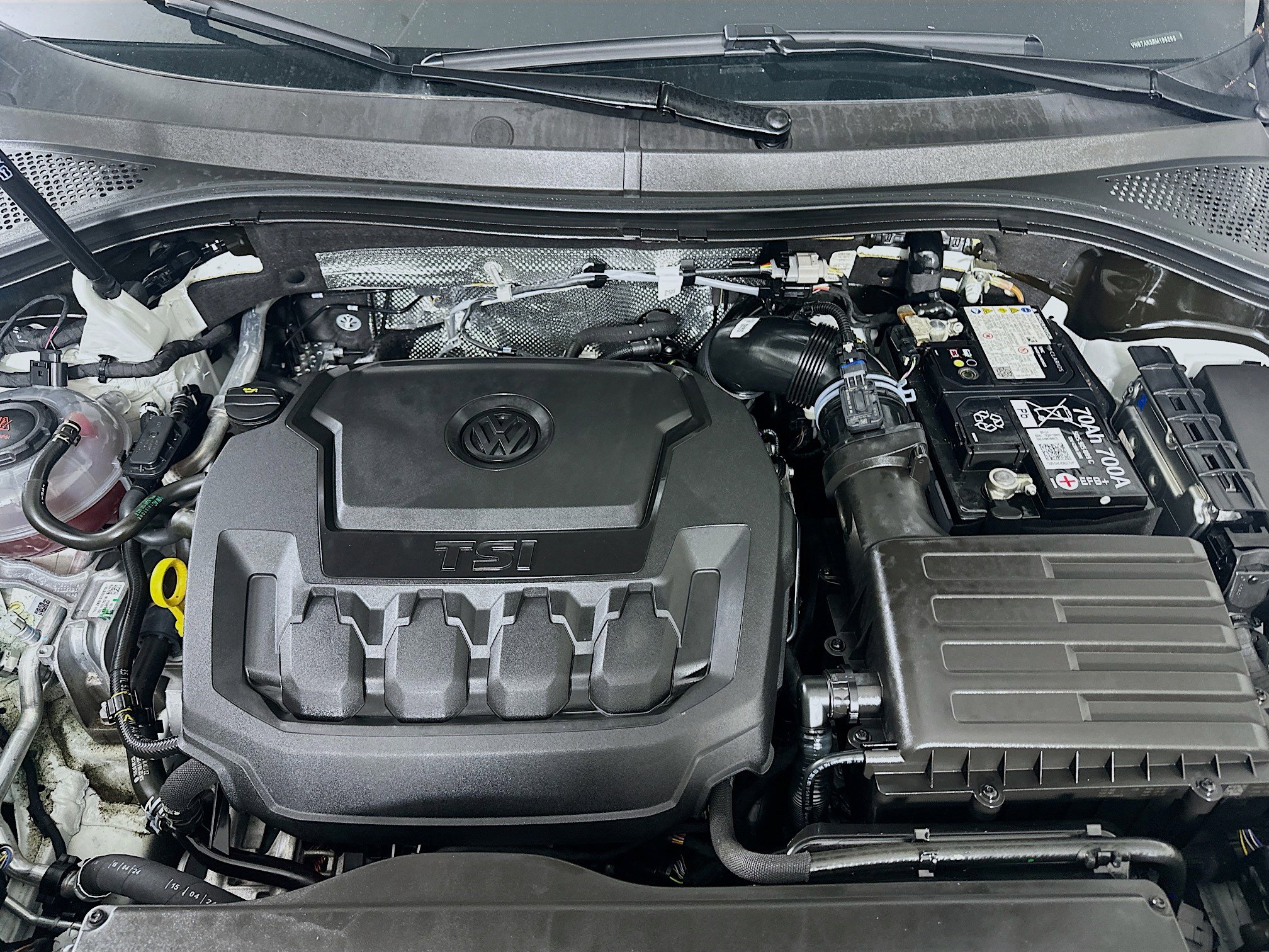 Used 2024 Volkswagen Tiguan SE image 32