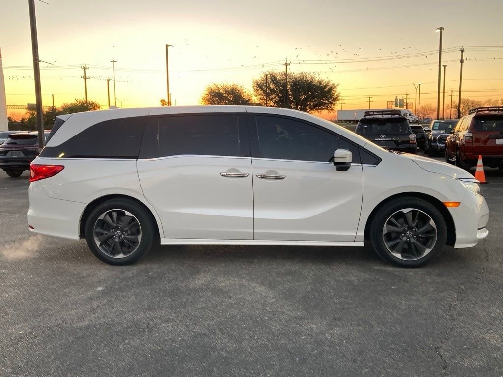Used 2023 Honda Odyssey Elite image 4