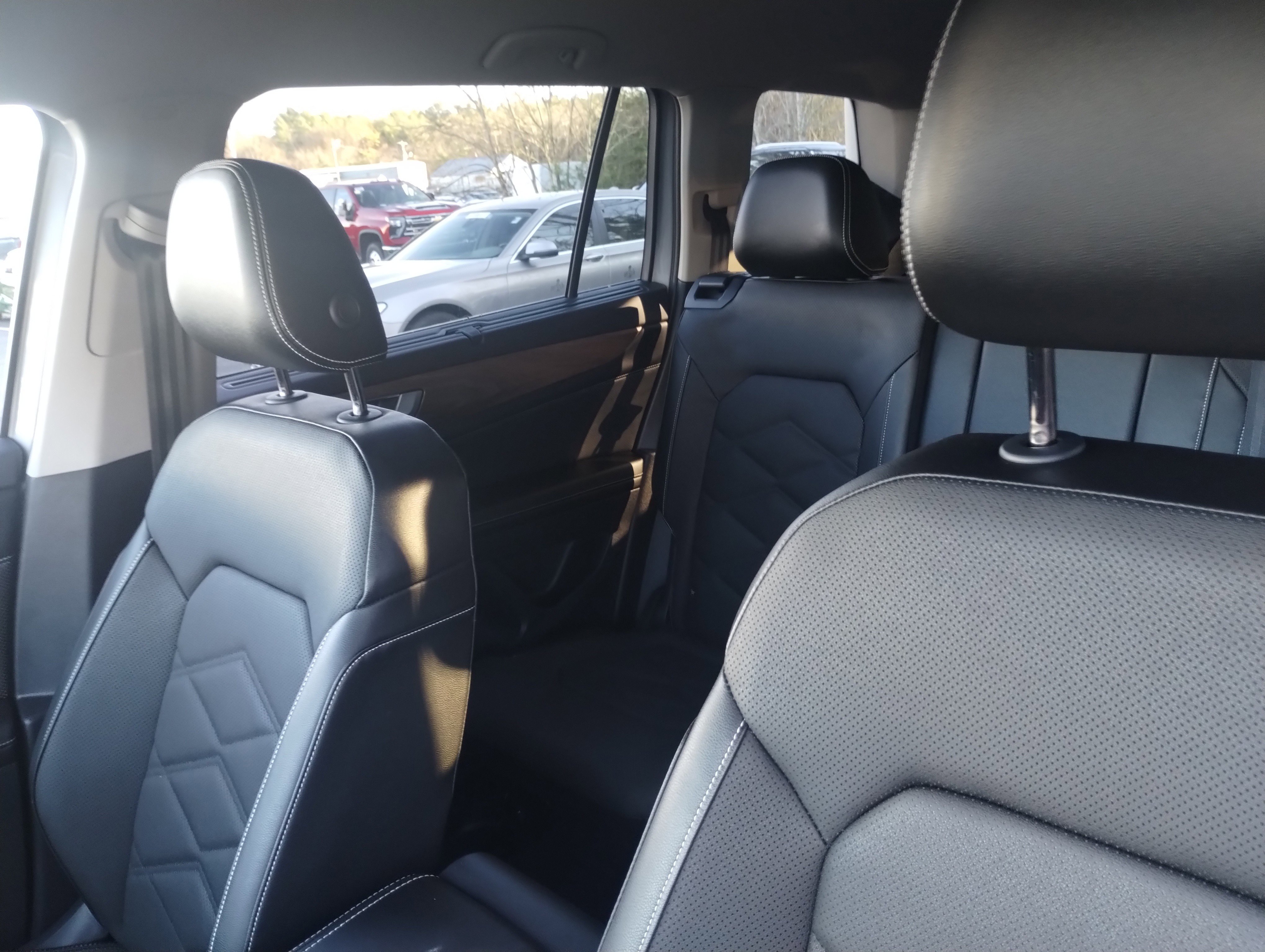 Used 2024 Volkswagen Atlas SE image 14