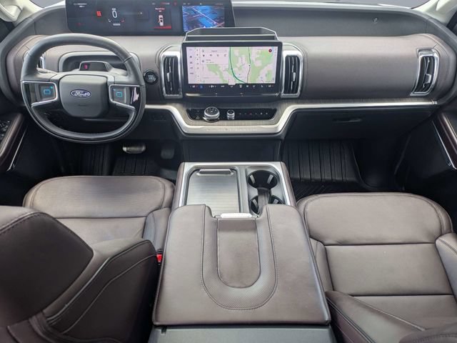 Used 2025 Ford Expedition Max Platinum w/ Platinum Ultimate Package AWD/4WD image 16