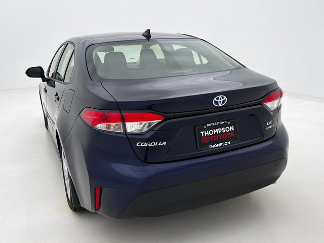 Used 2025 Toyota Corolla LE w/ LE Premium Package FWD image 8