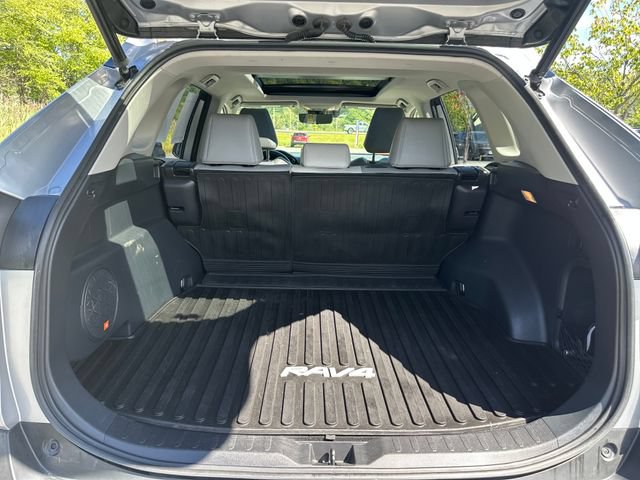 Used 2021 Toyota RAV4 Limited AWD/4WD image 22