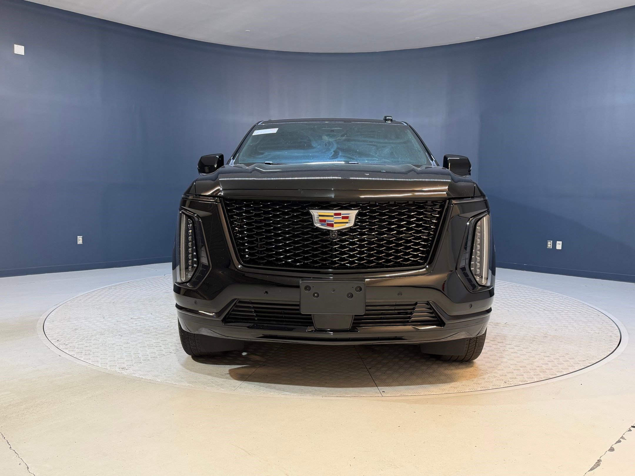 Used 2025 Cadillac Escalade ESV Sport AWD/4WD image 5