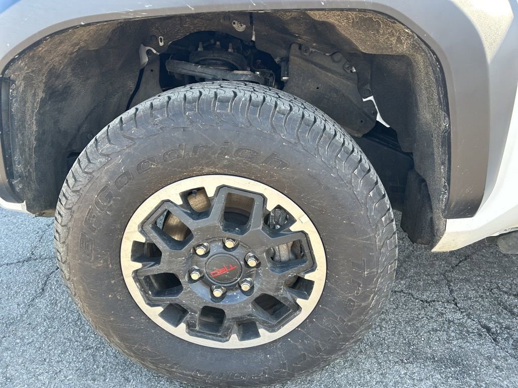 Used 2024 Toyota Tacoma TRD Off-Road image 13