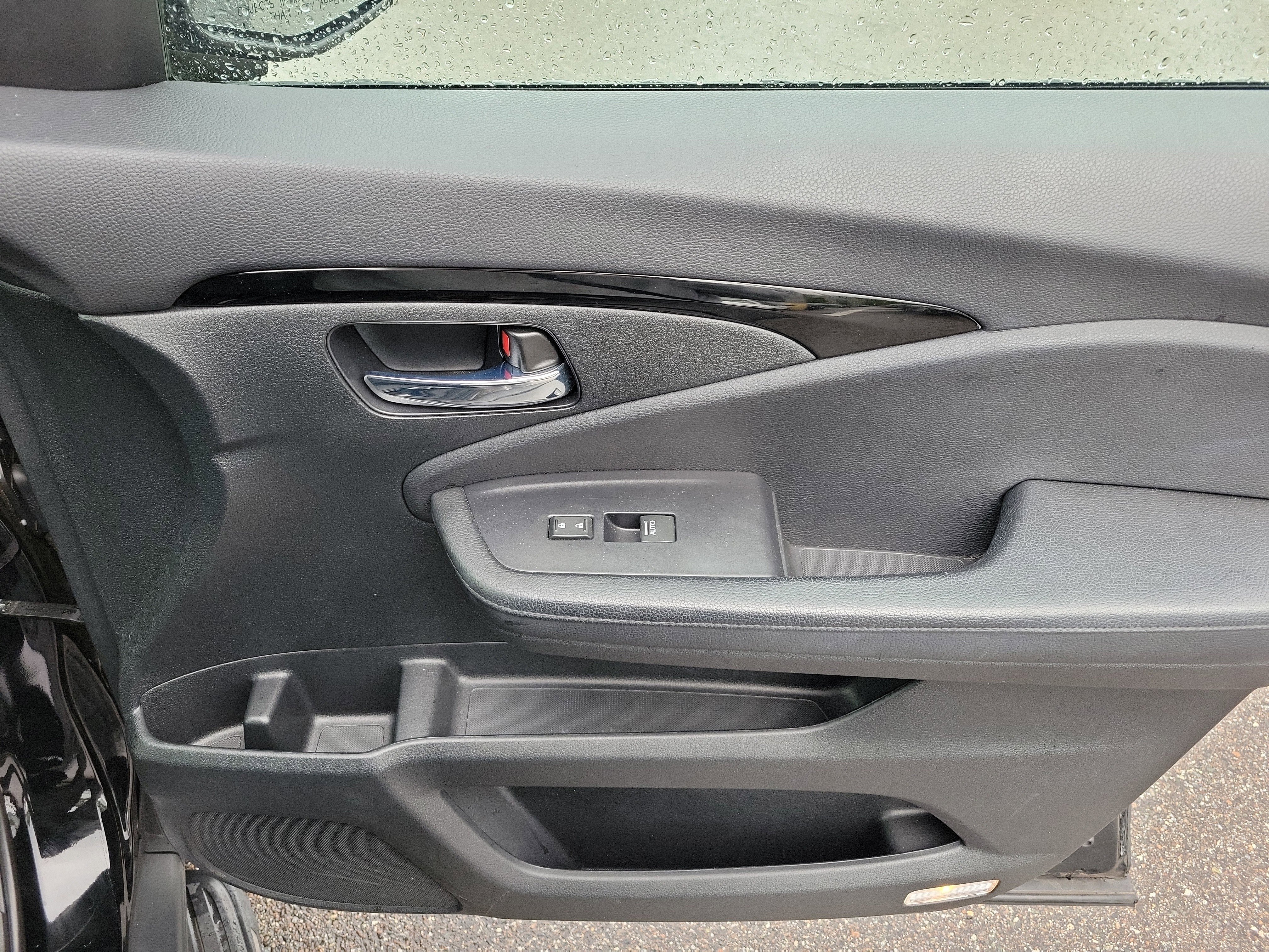 Used 2019 Honda Pilot Touring image 9