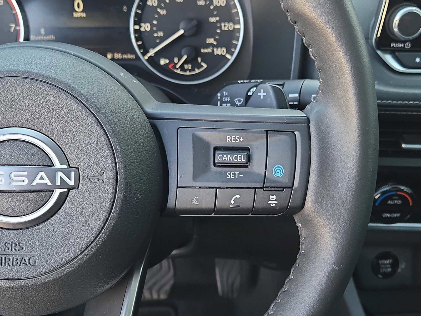 Used 2024 Nissan Rogue SV w/ SV Premium Package image 23