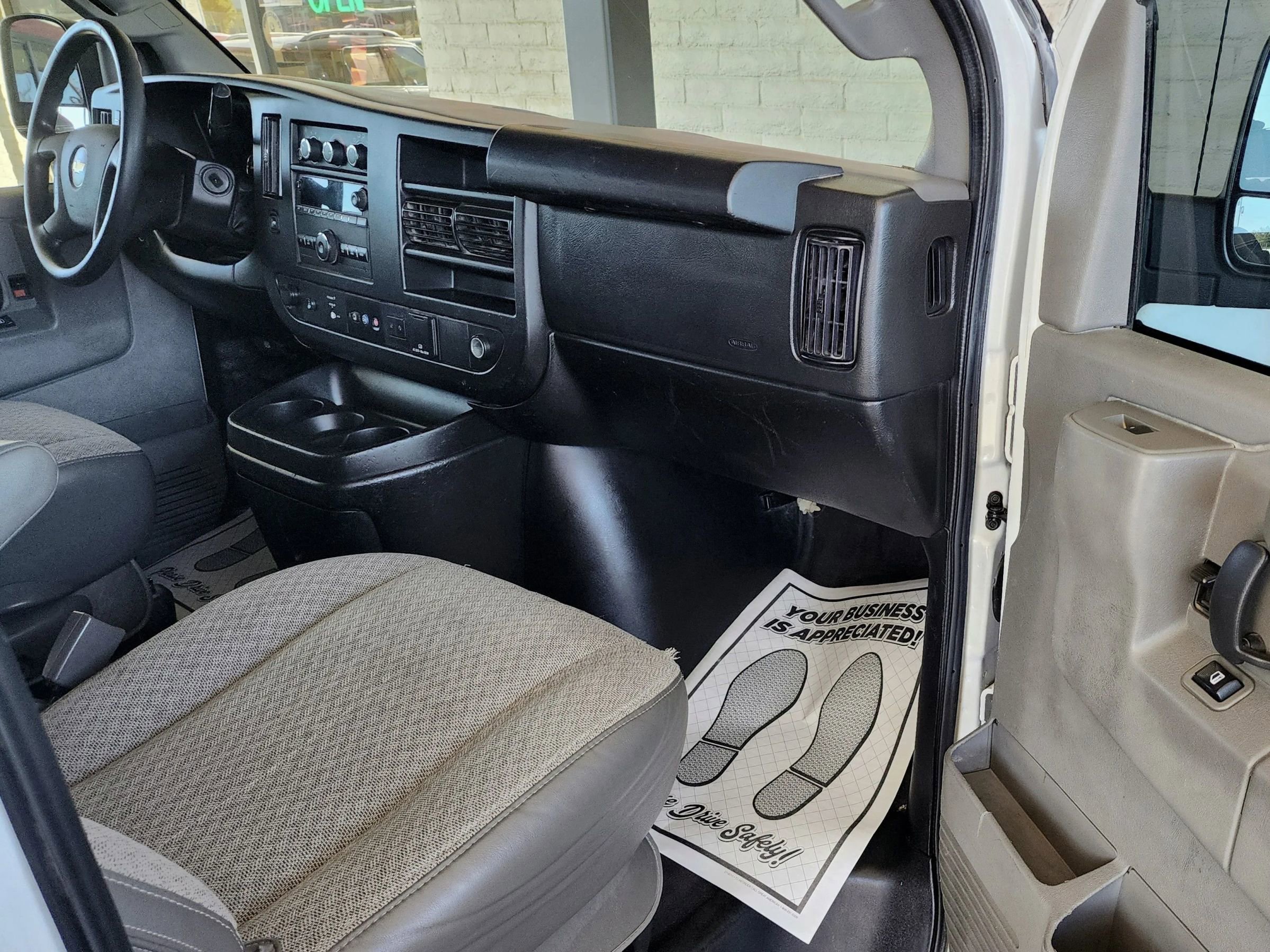 Used 2020 Chevrolet Express 3500 LT w/ LT Preferred Equipment Group RWD image 16