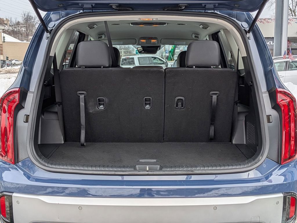 Used 2023 Kia Telluride S image 9