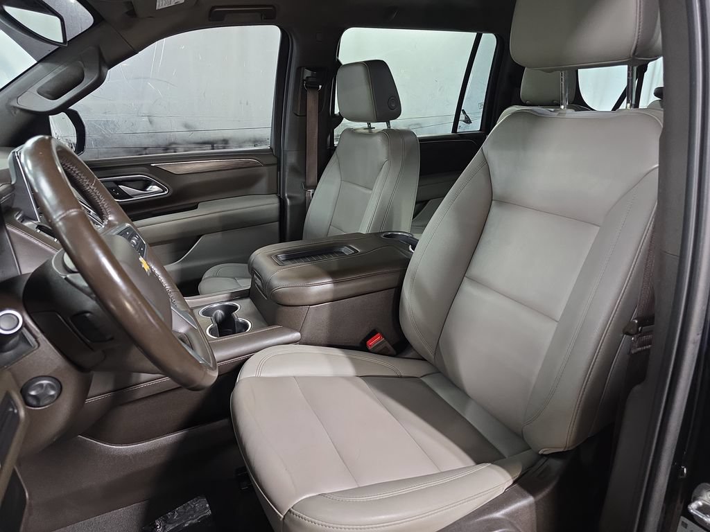Used 2022 Chevrolet Suburban LT w/ Luxury Package AWD/4WD image 17