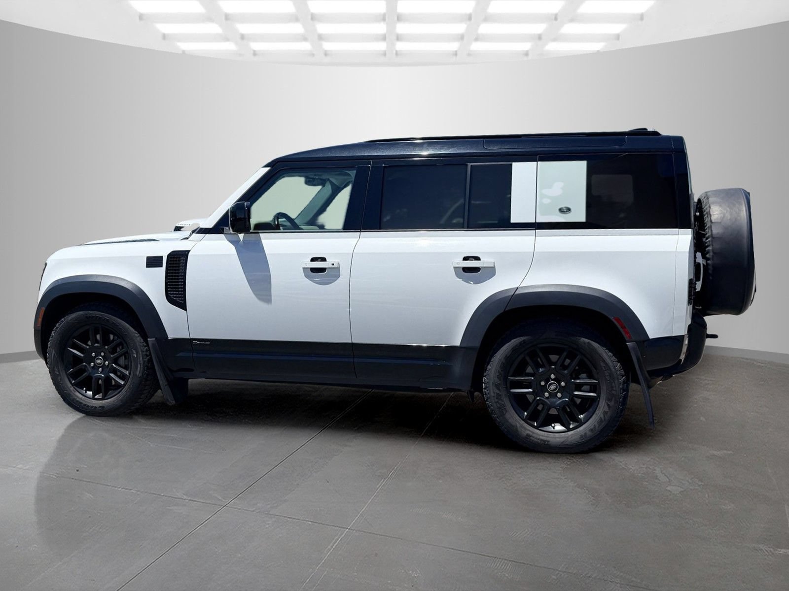 Used 2021 Land Rover Defender 110 X-Dynamic HSE AWD/4WD image 8