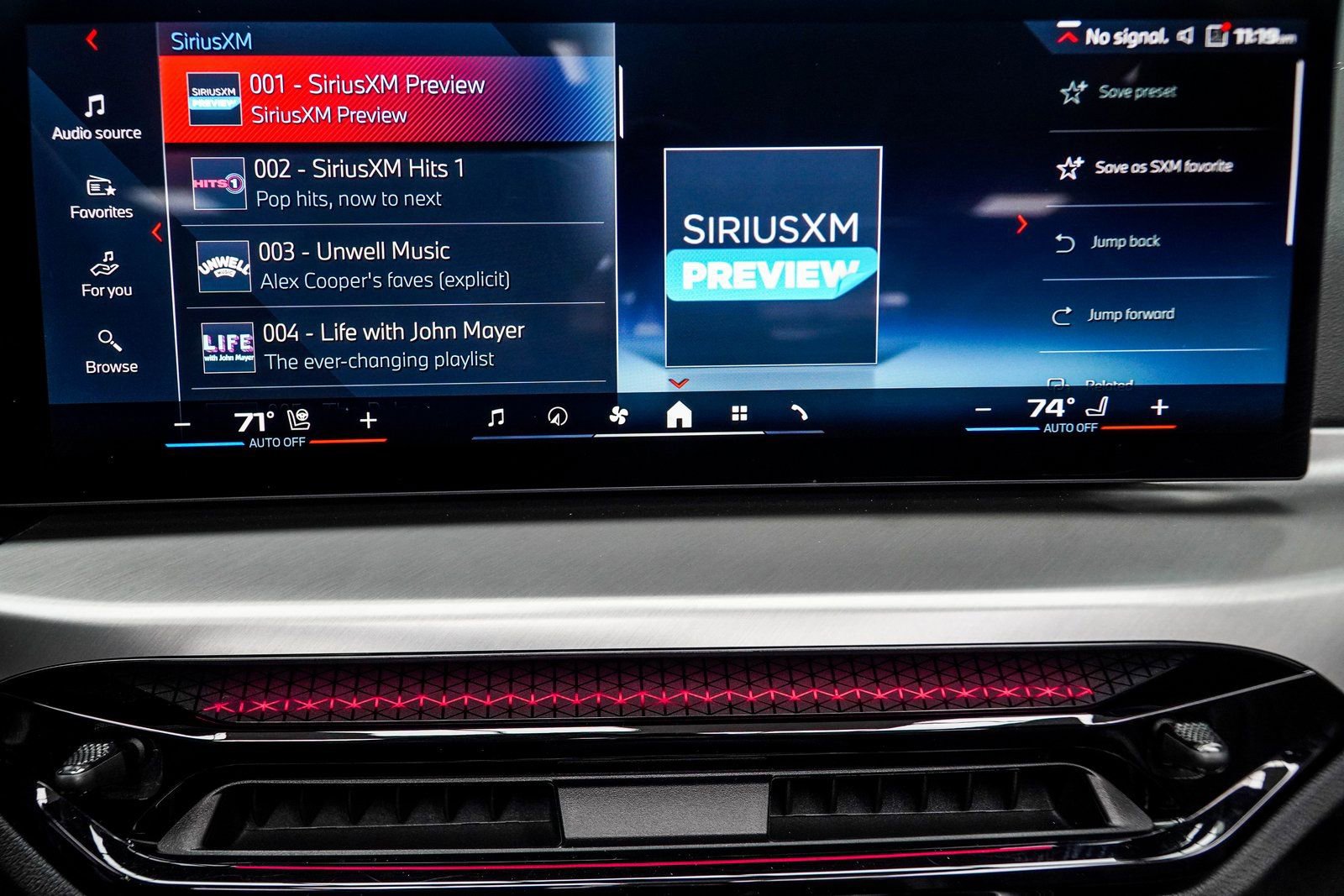 Used 2025 BMW M440i Convertible w/ Premium Package RWD image 26