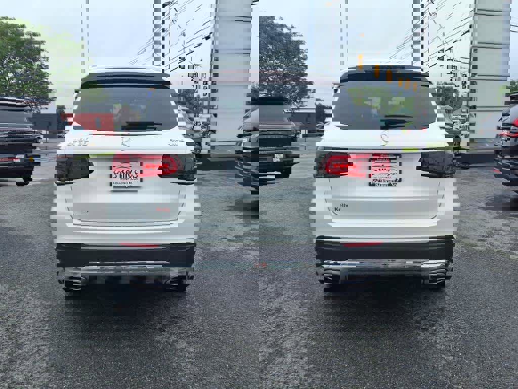 Used 2022 Mercedes-Benz GLC 300 4MATIC image 5