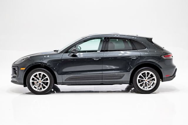 Used 2024 Porsche Macan AWD/4WD image 25
