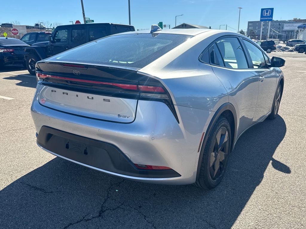 Used 2024 Toyota Prius LE image 7