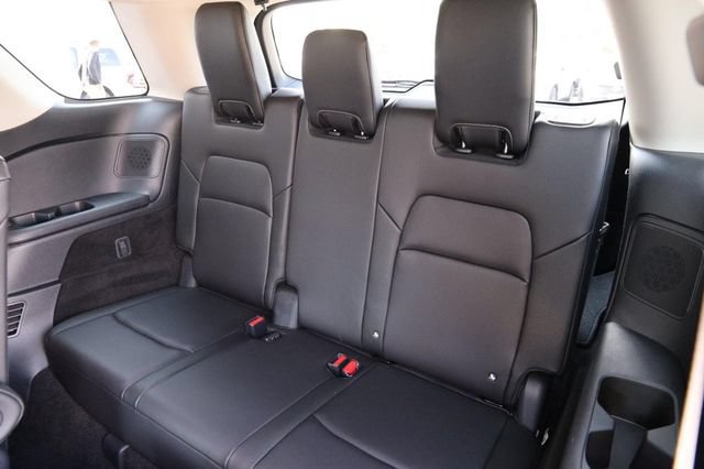 Certified 2025 Nissan Pathfinder SL w/ SL Premium Package AWD/4WD image 12