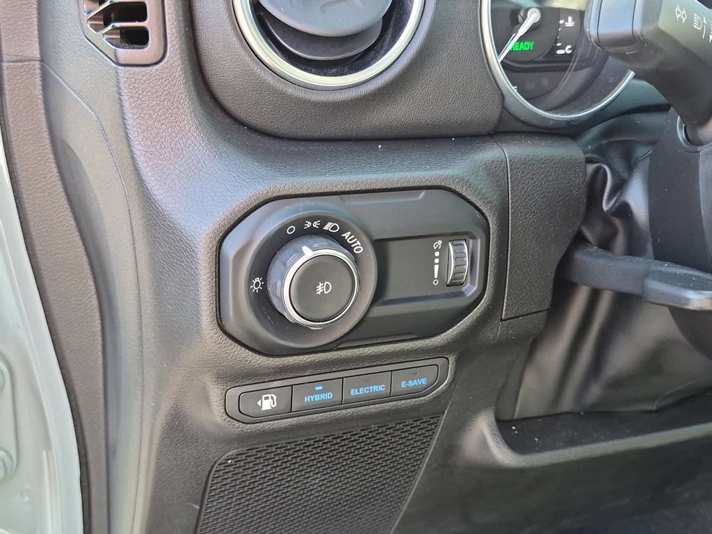 Used 2023 Jeep Wrangler Unlimited Sahara w/ Cold Weather Group AWD/4WD image 13