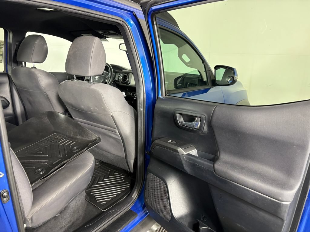 Used 2017 Toyota Tacoma TRD Off-Road w/ Tow Package RWD image 31