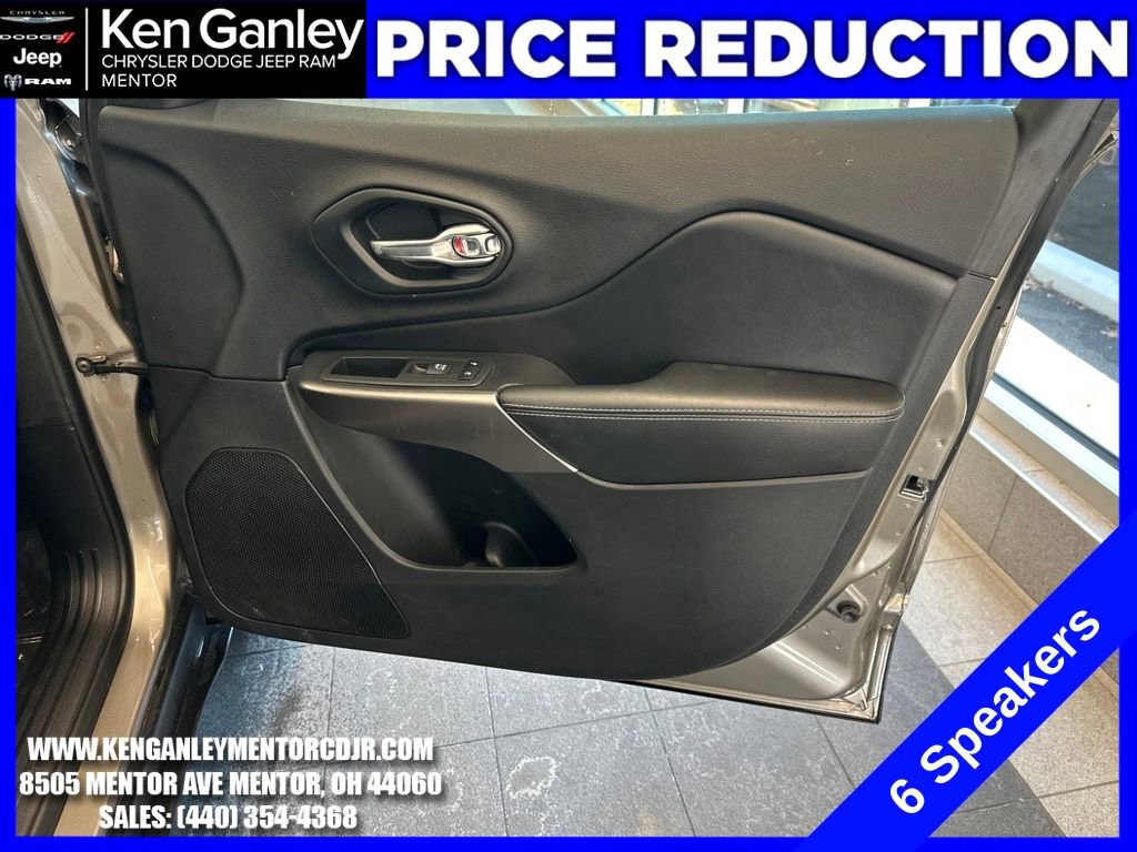 Used 2019 Jeep Cherokee Latitude Plus w/ Cold Weather Group image 24