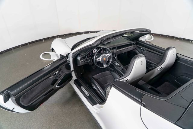 Used 2016 Porsche 911 Carrera GTS image 15