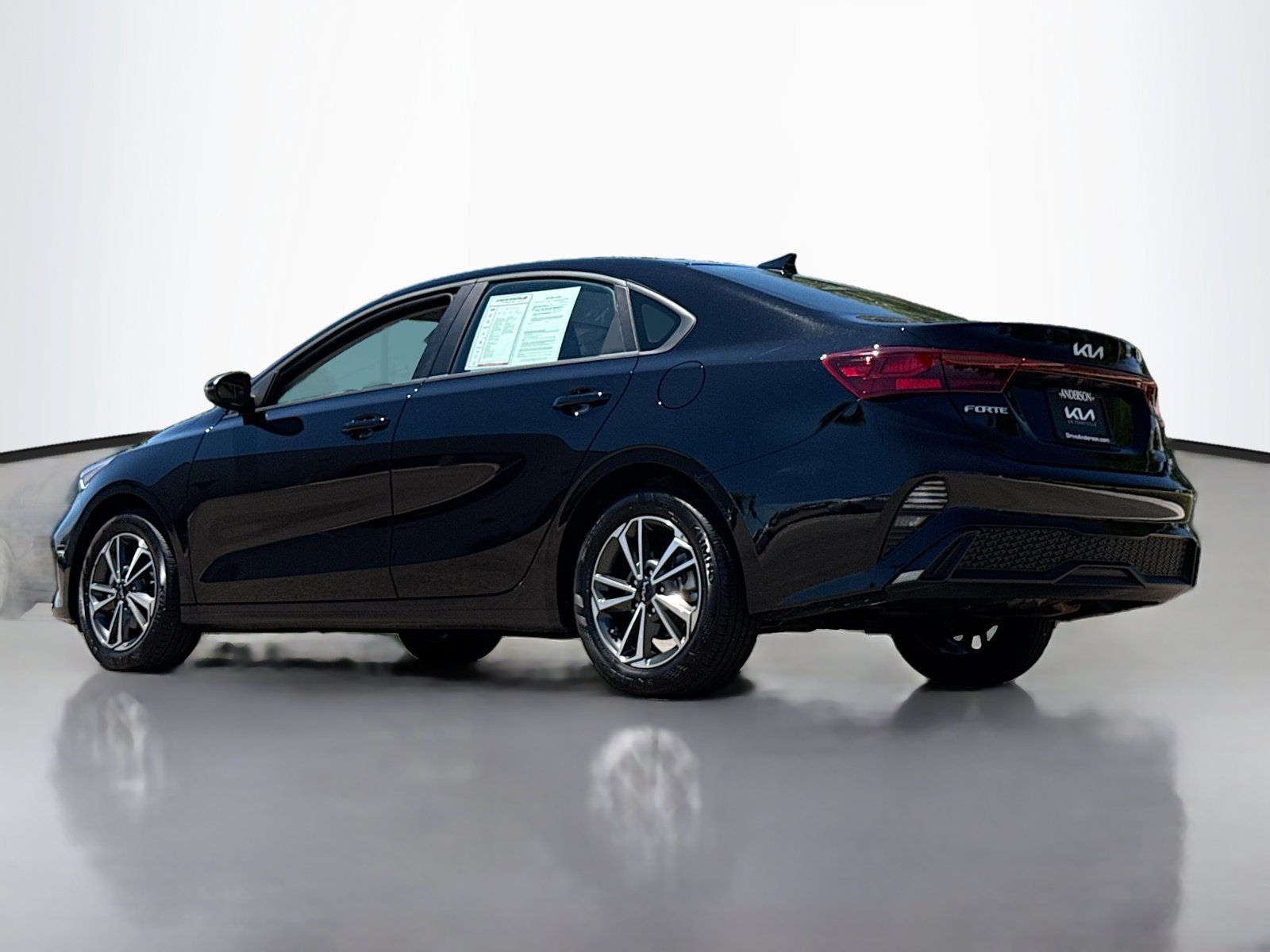 Used 2023 Kia Forte LXS w/ LXS Technology Package FWD image 13