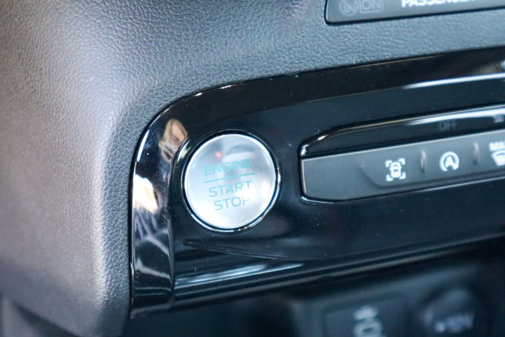 Used 2025 Ford Escape ST-Line w/ Tech Pack #1 AWD/4WD image 28
