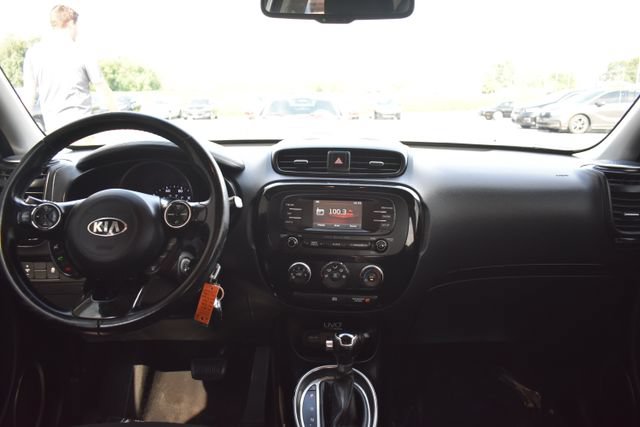 Used 2014 Kia Soul ! FWD image 29