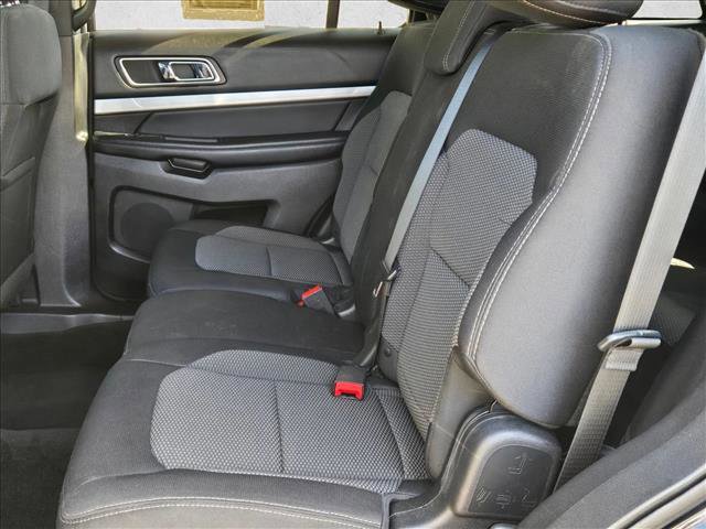 Used 2017 Ford Explorer XLT image 18