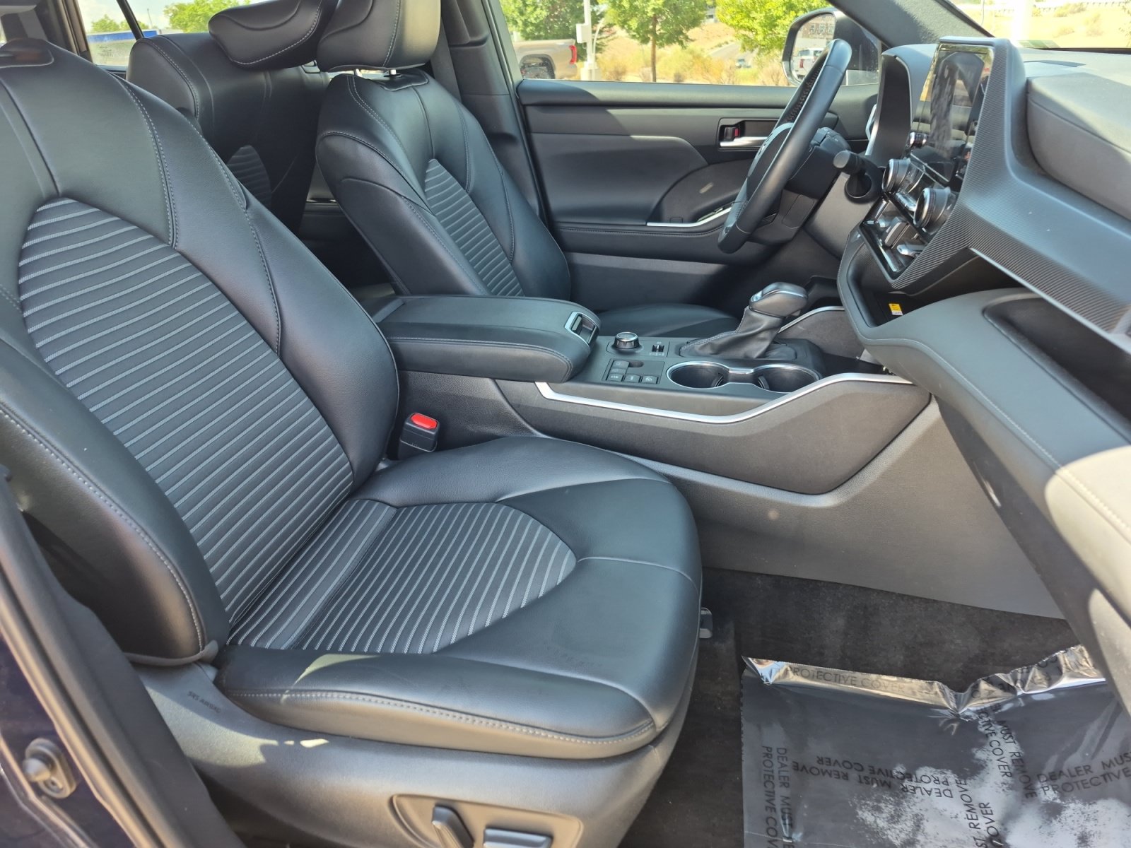 Used 2024 Toyota Highlander XSE AWD/4WD image 25