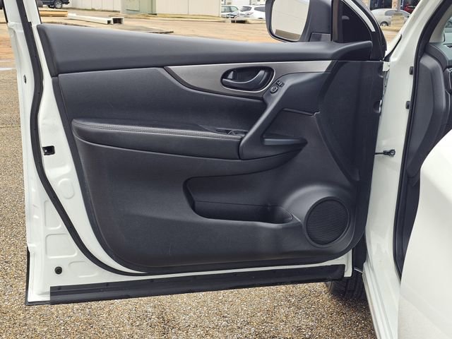 Used 2021 Nissan Rogue Sport S image 14