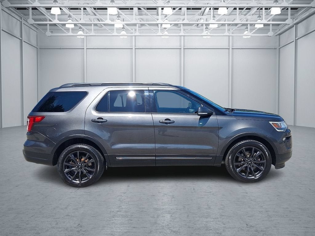 Used 2019 Ford Explorer XLT w/ Equipment Group 202A AWD/4WD image 8
