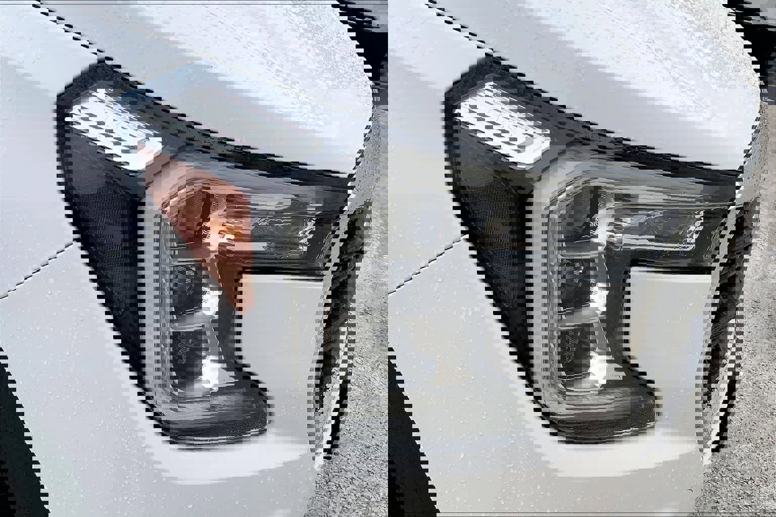 Used 2022 GMC Terrain SLE w/ Driver Convenience Package image 31