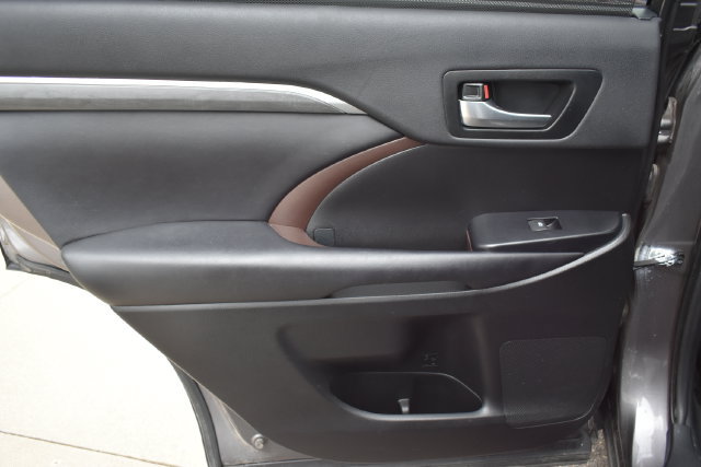 Used 2019 Toyota Highlander Limited AWD/4WD image 40