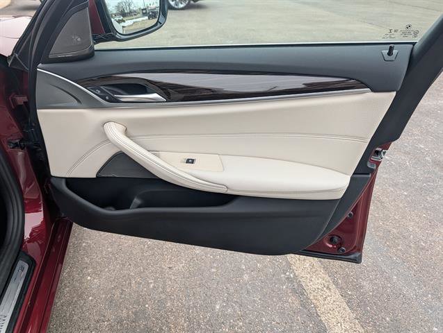 Certified 2023 BMW 530i xDrive w/ Premium Package image 18