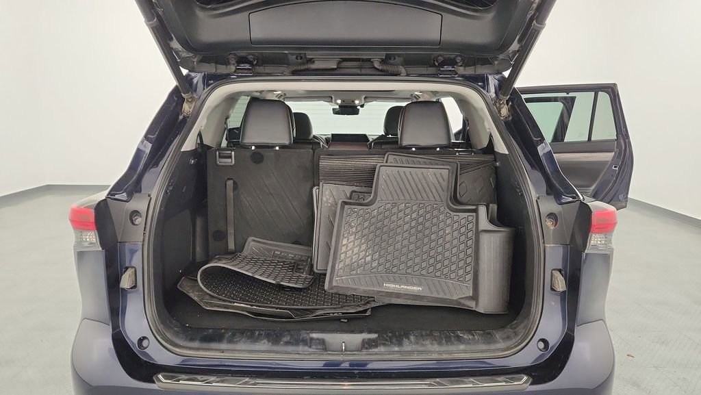 Used 2021 Toyota Highlander Limited image 31