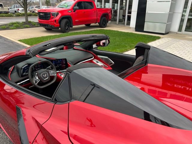 Used 2021 Chevrolet Corvette Stingray Premium Conv w/ Z51 Performance Package RWD image 13