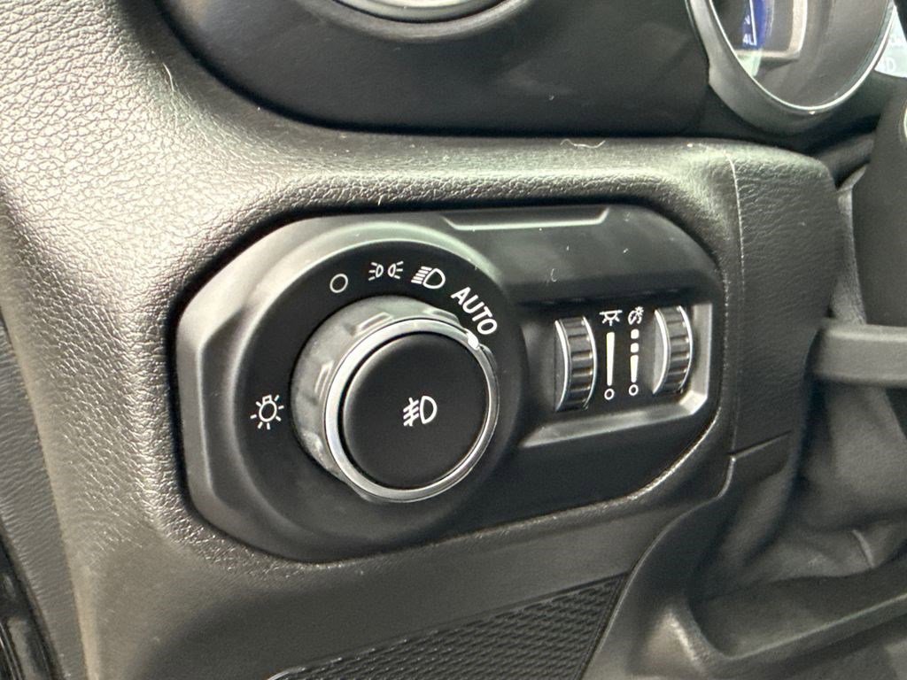 Used 2021 Jeep Wrangler Unlimited Sahara image 22