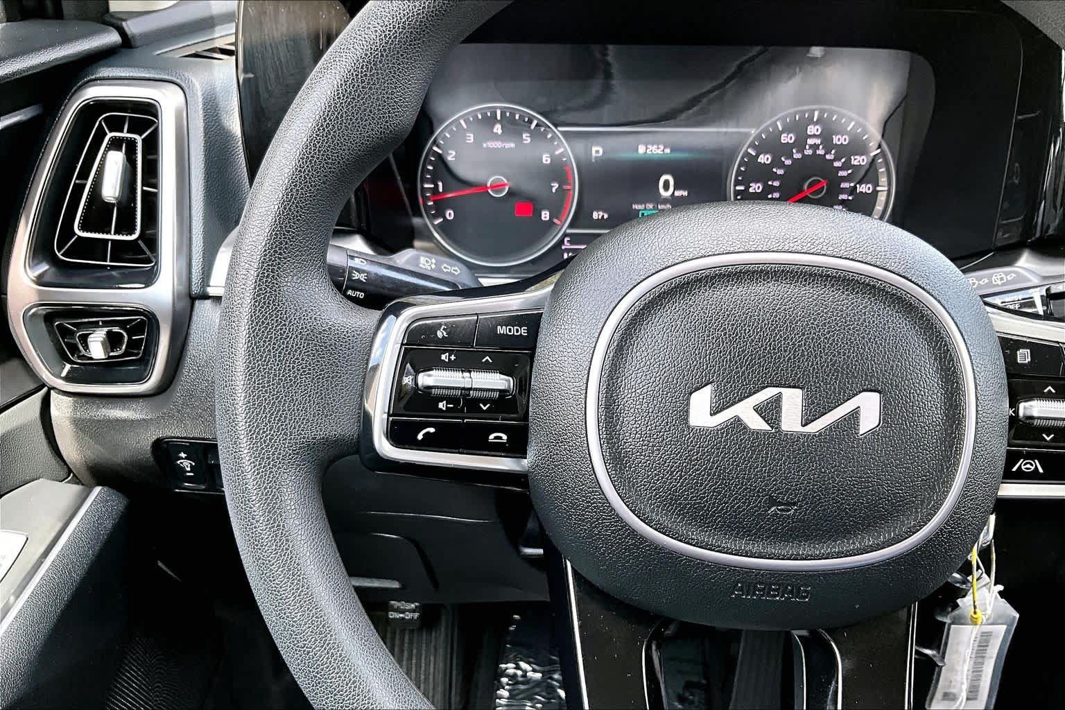 Used 2023 Kia Sorento LX FWD image 23