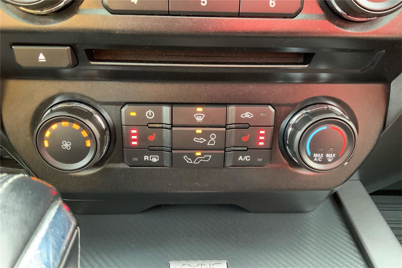 Used 2018 Ford F150 XLT w/ Equipment Group 302A Luxury AWD/4WD image 35
