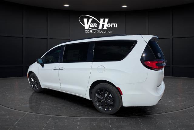 New 2026 Chrysler Pacifica Limited w/ S Appearance Package AWD/4WD image 3