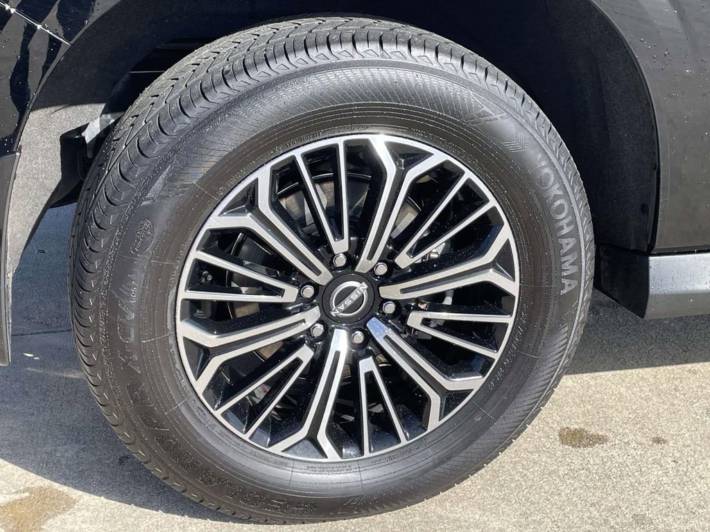 Used 2025 Nissan Armada SL image 7