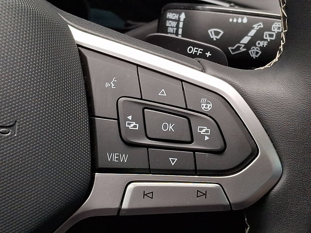 Certified 2024 Volkswagen Atlas Cross Sport SE w/ Panoramic Sunroof Package AWD/4WD image 23
