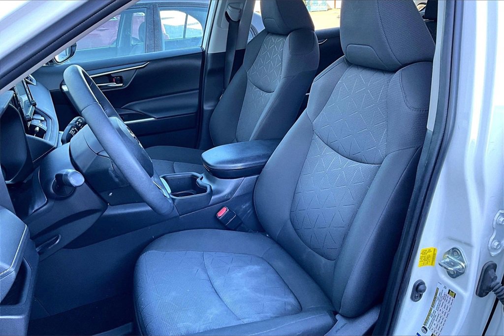 Used 2022 Toyota RAV4 XLE image 23