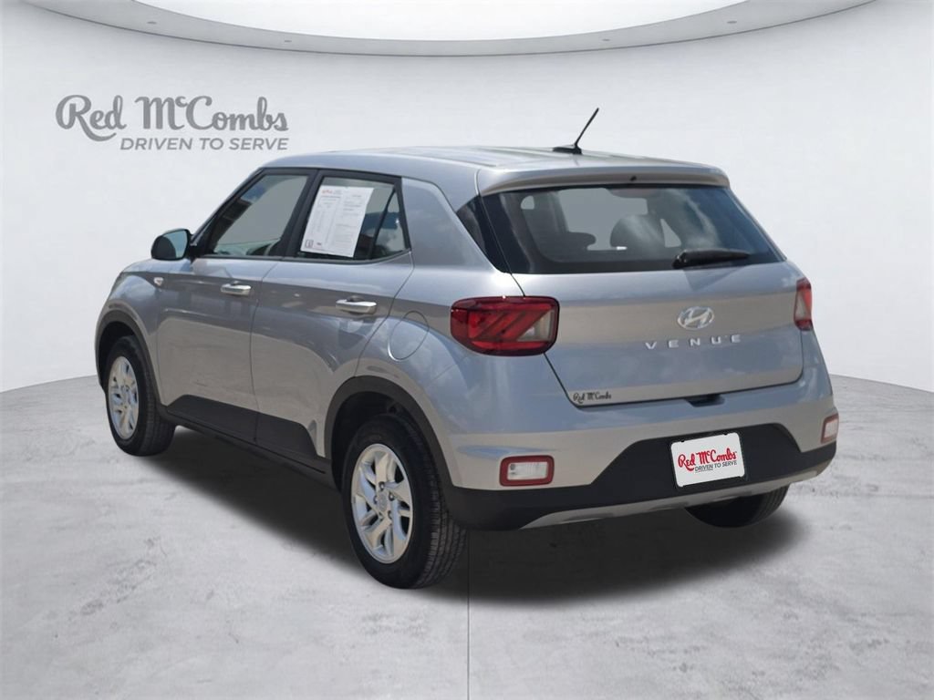 Certified 2025 Hyundai Venue SE FWD image 4