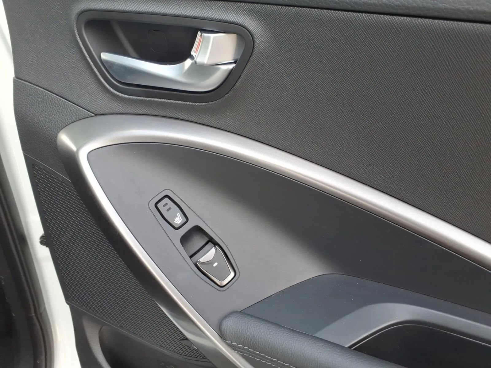 Used 2018 Hyundai Santa Fe Sport w/ 2.0T Ultimate Tech Package 05 image 15