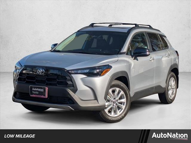 Used 2026 Toyota Corolla Cross LE image 1