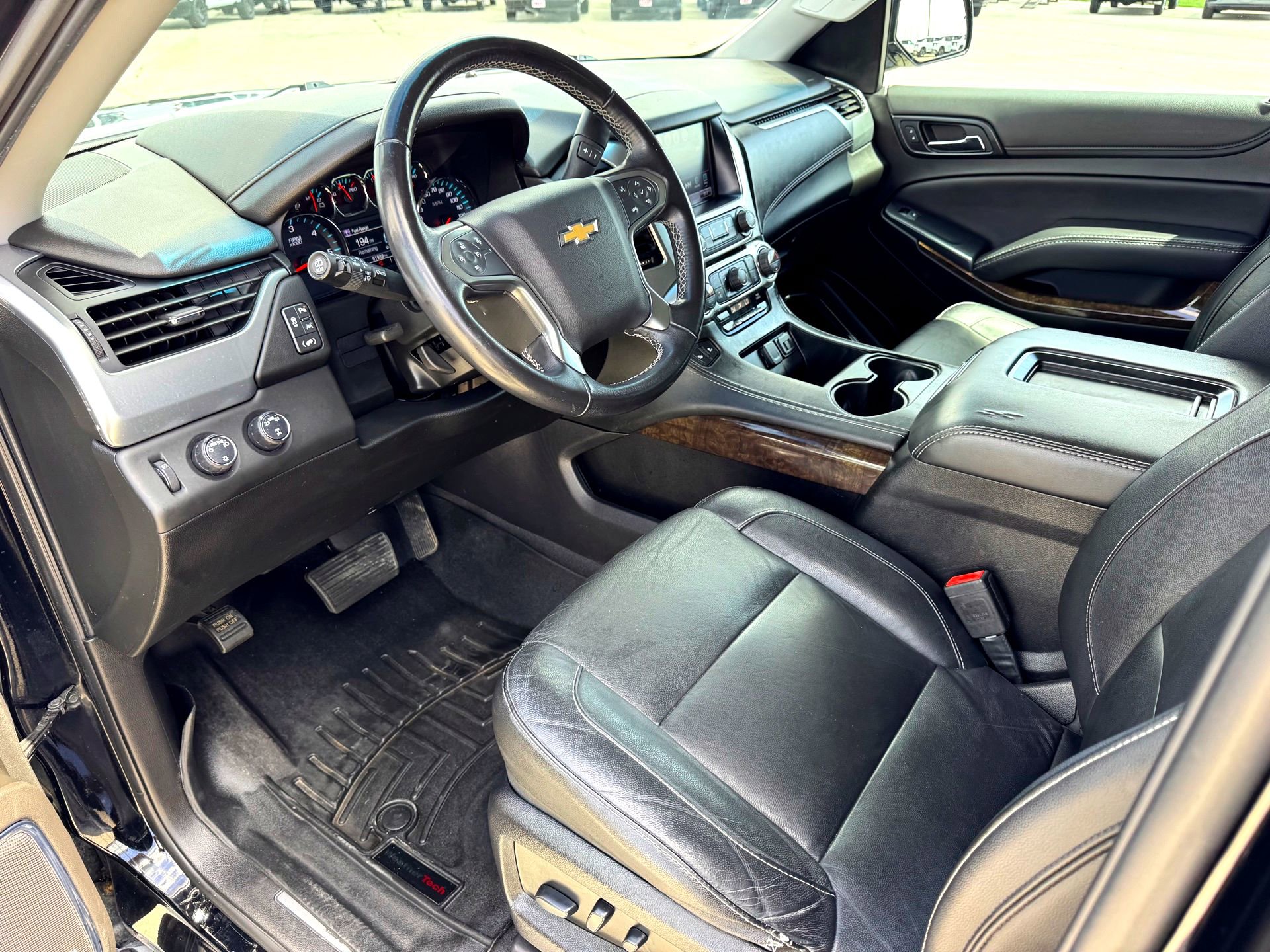 Used 2020 Chevrolet Suburban LT image 11